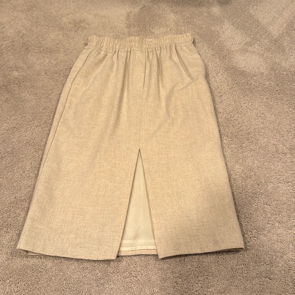 Aritzia Winfred wool skirt